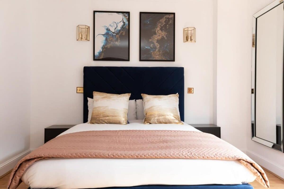Spacious 1 Bed Mayfair Apartment With Balcony London Bagian luar foto