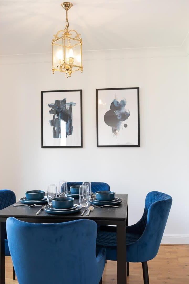 Spacious 1 Bed Mayfair Apartment With Balcony London Bagian luar foto