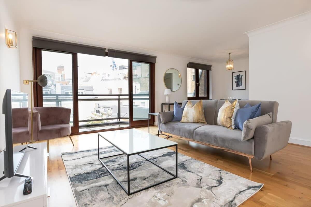 Spacious 1 Bed Mayfair Apartment With Balcony London Bagian luar foto