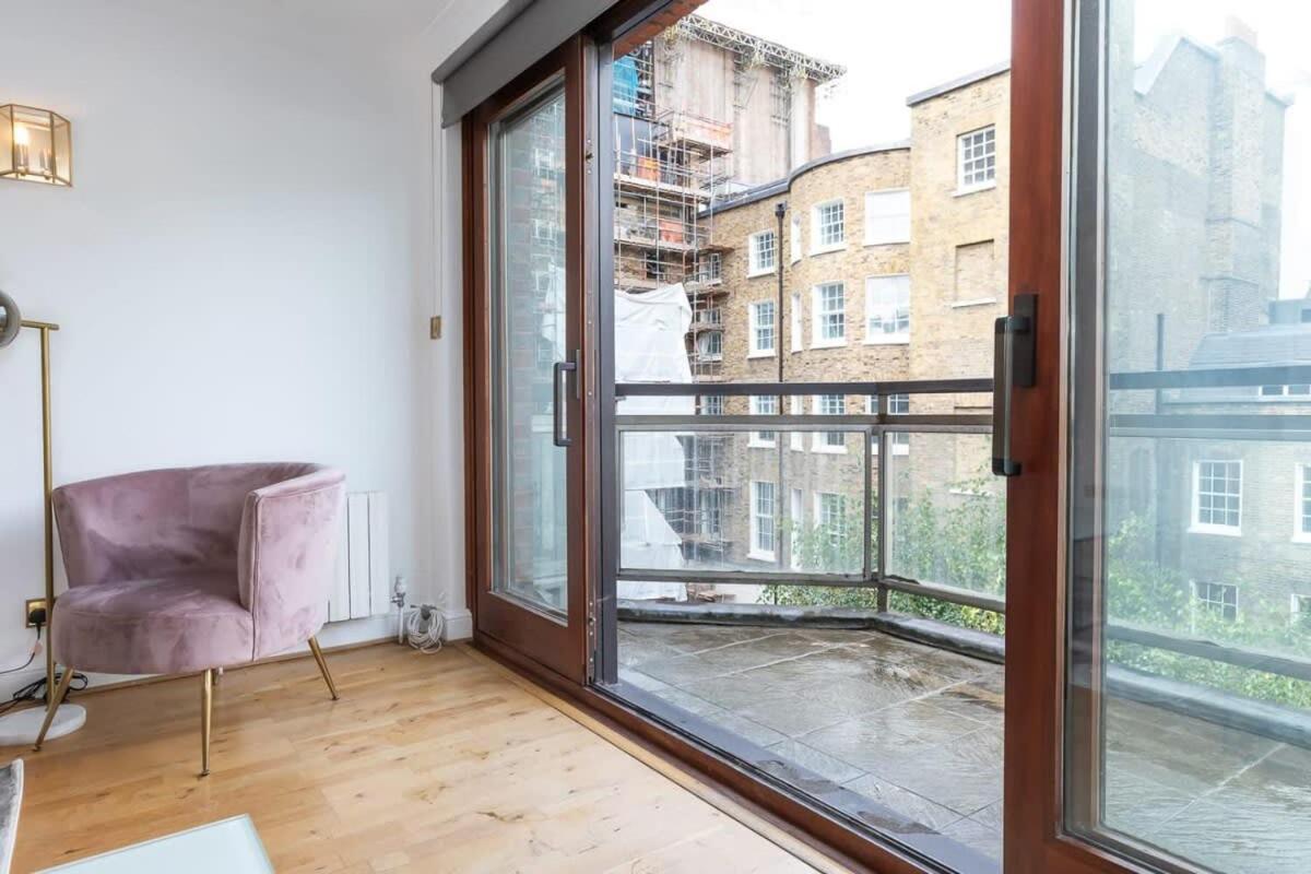 Spacious 1 Bed Mayfair Apartment With Balcony London Bagian luar foto