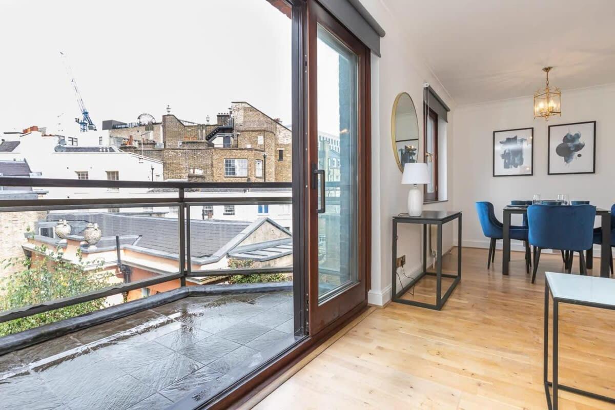 Spacious 1 Bed Mayfair Apartment With Balcony London Bagian luar foto